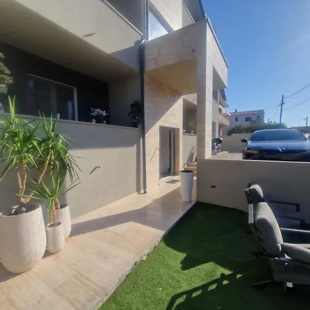 Apartament Marant - Free Private Parking